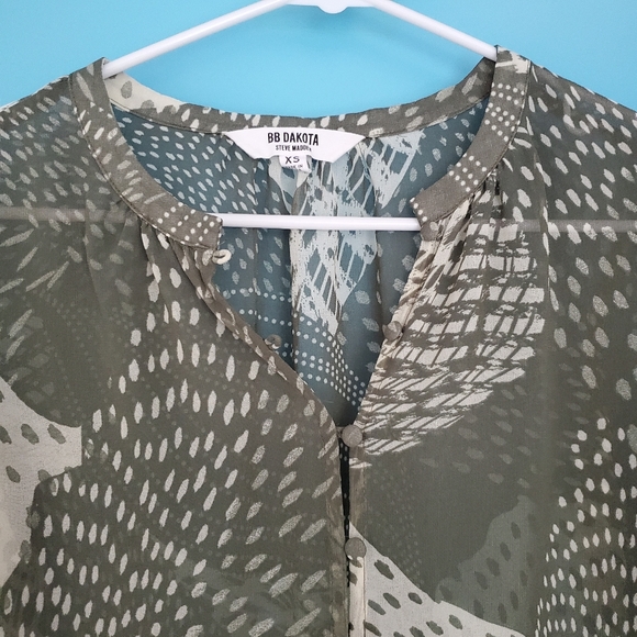 BB Dakota XS Sheer Long Sleeve Button Up Blouse - Picture 2 of 6